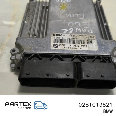 0281013821 - Блок керування двигуном BMW X1 E84 2012
