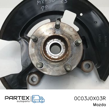 0C03J0X03R - Поворотний кулак переднього колеса Mazda MX-30 2022