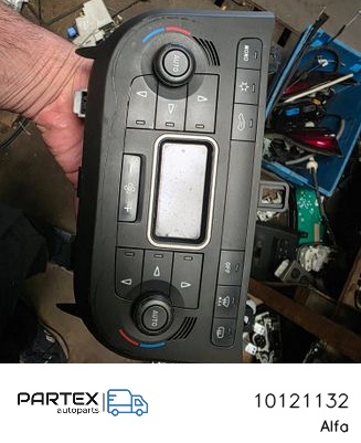 10121132 - Панель клімат-контролю Alfa Romeo Mito 2011