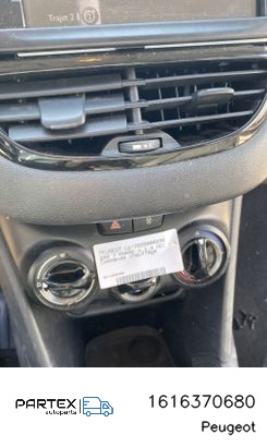 1616370680 - Панель радіо мультимедіа Peugeot 208 2013