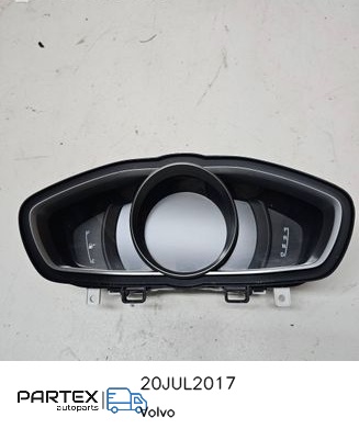 20JUL2017 - Спідометр панель приладів Volvo V40 Cross country 2017