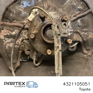 4321105051 - Поворотний кулак переднього колеса Toyota Avensis T250 2005