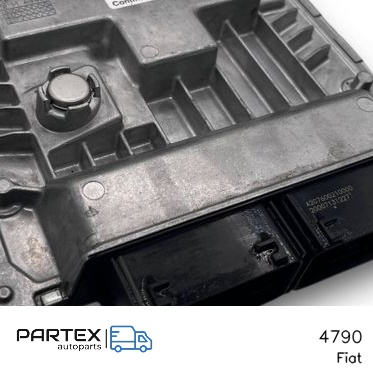 4790 - Блок керування двигуном ECU Fiat 500X 2015