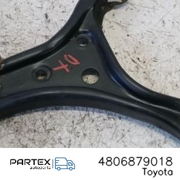 4806879018 - Нижній передній важіль Toyota iQ 2009