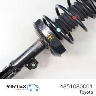 4851080C01 - Передній амортизатор у зборі з пружиною Toyota Corolla Cross 2022