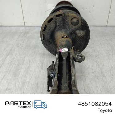 485108Z054 - Передній амортизатор у зборі з пружиною Toyota Auris 150 2011
