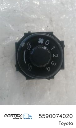 5590074020 - Панель клімат-контролю Toyota iQ 2009
