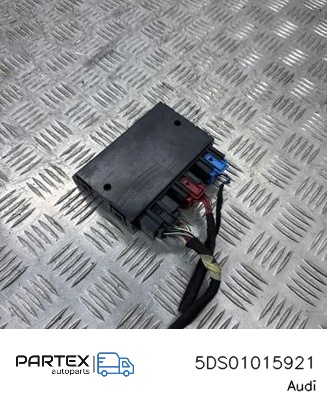 5DS01015921 - Блок керування фаркопом Audi A6 S6 C7 4G 2013