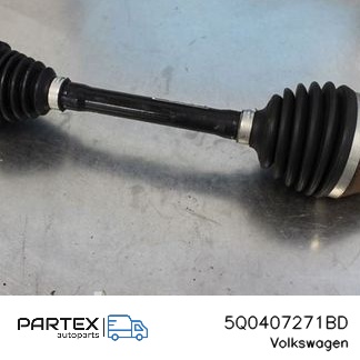 5Q0407271BD Піввісь передня Volkswagen Golf VII 2018