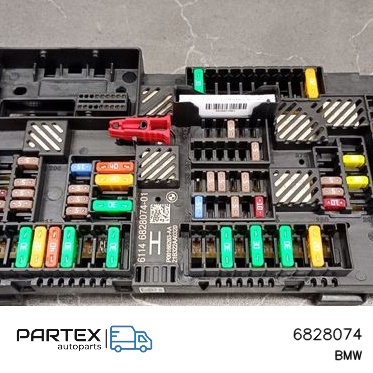 6828074 Блок запобіжників BMW X3 G01 2021
