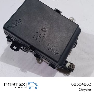 68304863 Блок запобіжників Chrysler 300C 2015