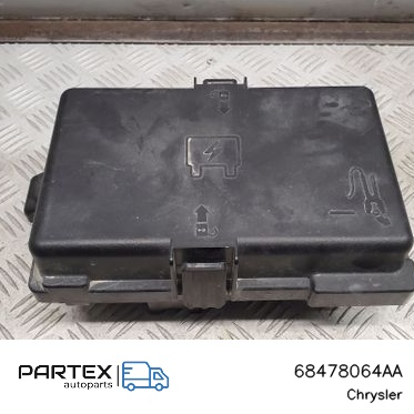 68478064AA Блок запобіжників Chrysler Pacifica 2020