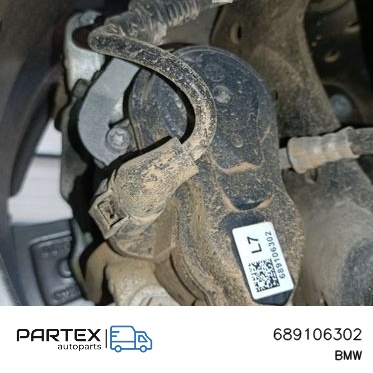 689106302 Задній гальмівний супорт BMW X1 U11 2024