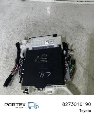 8273016190 Блок запобіжників Toyota Corolla Cross 2021