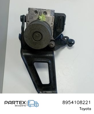 8954108221 Насос блок ABS Toyota Sienna XL30 III 2019