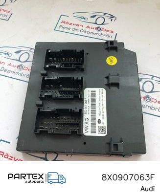 8X0907063F - Блок керування двигуном Audi A1 2012
