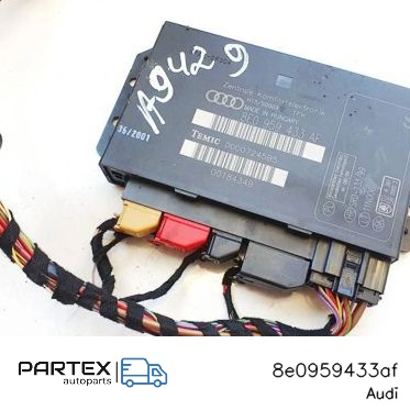 8e0959433af - Блок комфорту Audi A4 S4 B6 8E 8H 2001