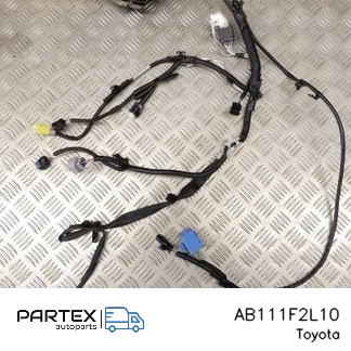 AB111F2L10 Блок запобіжників Toyota Corolla E210 E21 2022