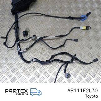 AB111F2L30 Блок запобіжників Toyota Corolla E210 E21 2022