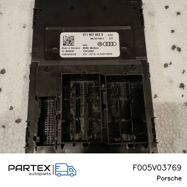 F005V03769 - Блок комфорту Porsche Panamera (971) 2024