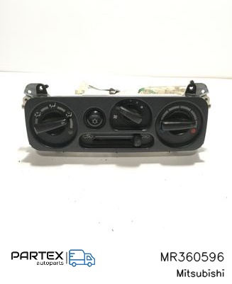 MR360596 - Панель клімат-контролю Mitsubishi Pajero Sport I 2005