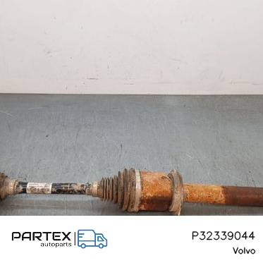 P32339044 Піввісь передня Volvo XC40 2021