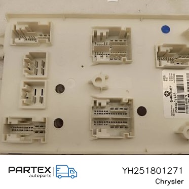 YH251801271 - Блок комфорту Chrysler Pacifica 2019